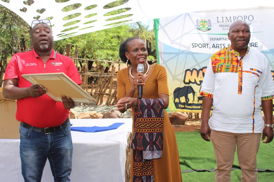 Departmental Vhembe District Office rewards employees for their commitment to serve the public with honesty and integrity during service excellence Awards held at Dzata Museum 